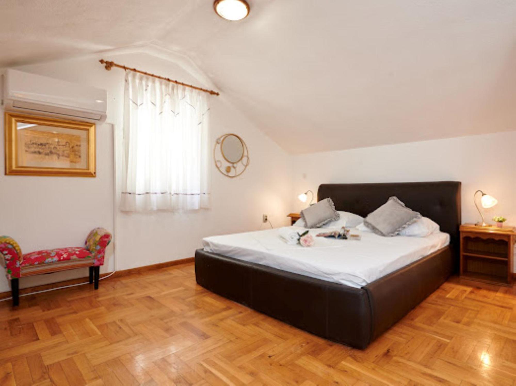 Guesthouse Ana Trogir Old Town Oda fotoğraf